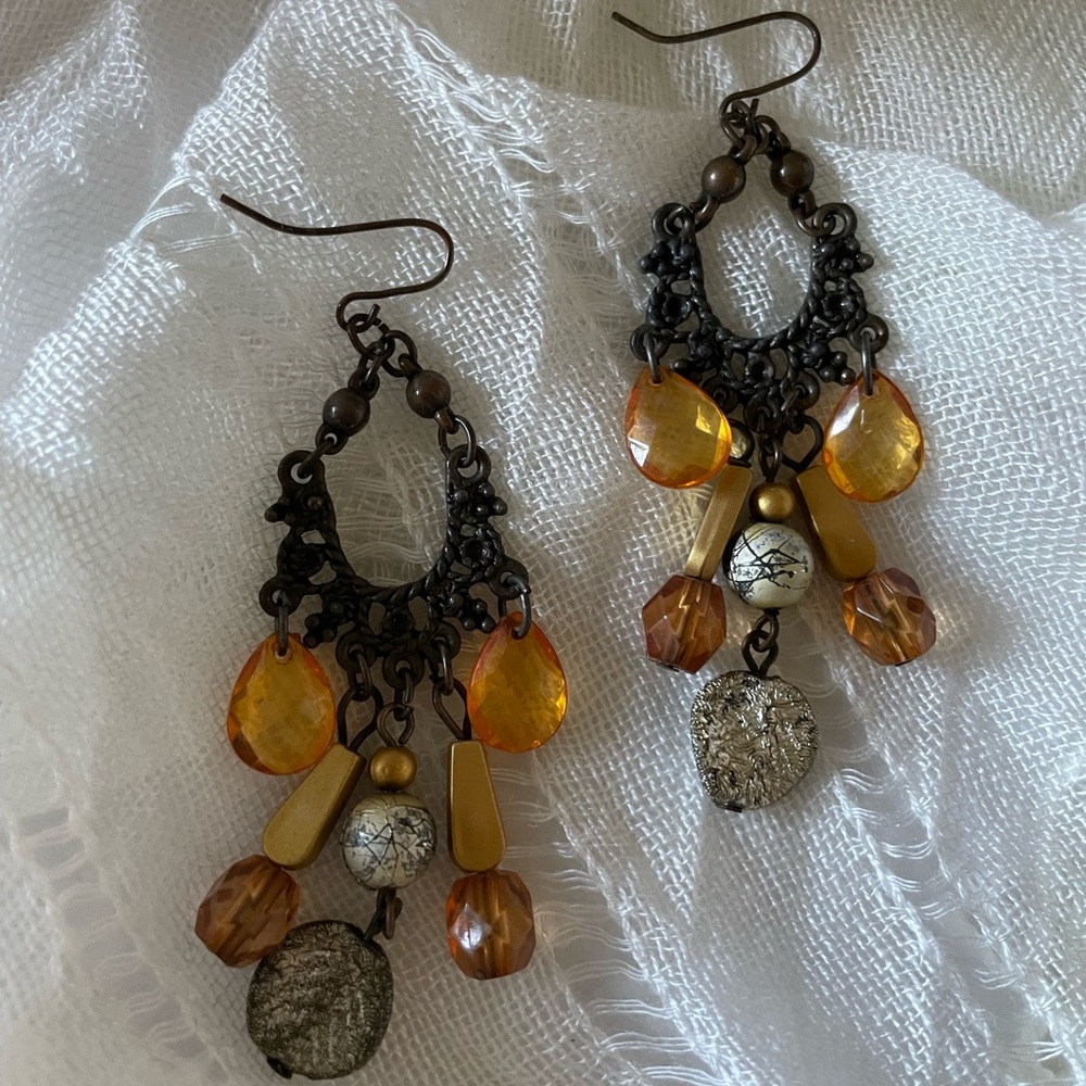 Vintage orange bead dangling earrings
